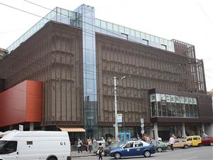 Supermarket şi restaurant la Central