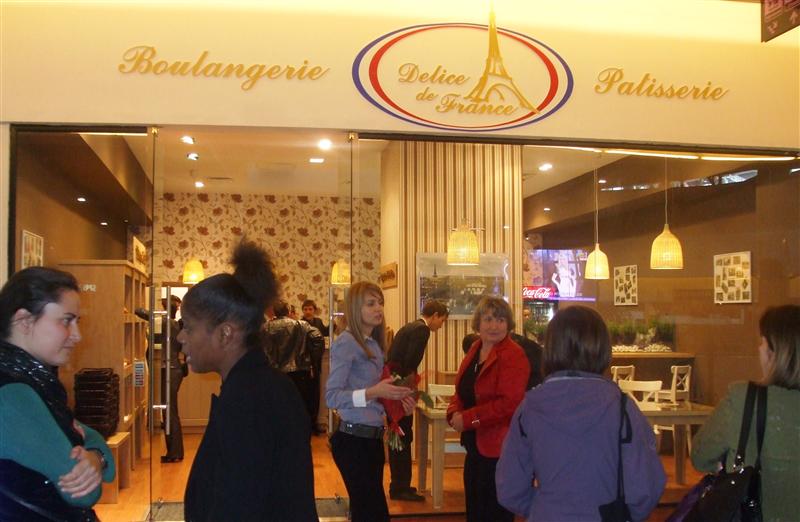 Patiserie franceză în Iulius Mall: o chiflă costă 1,3 lei