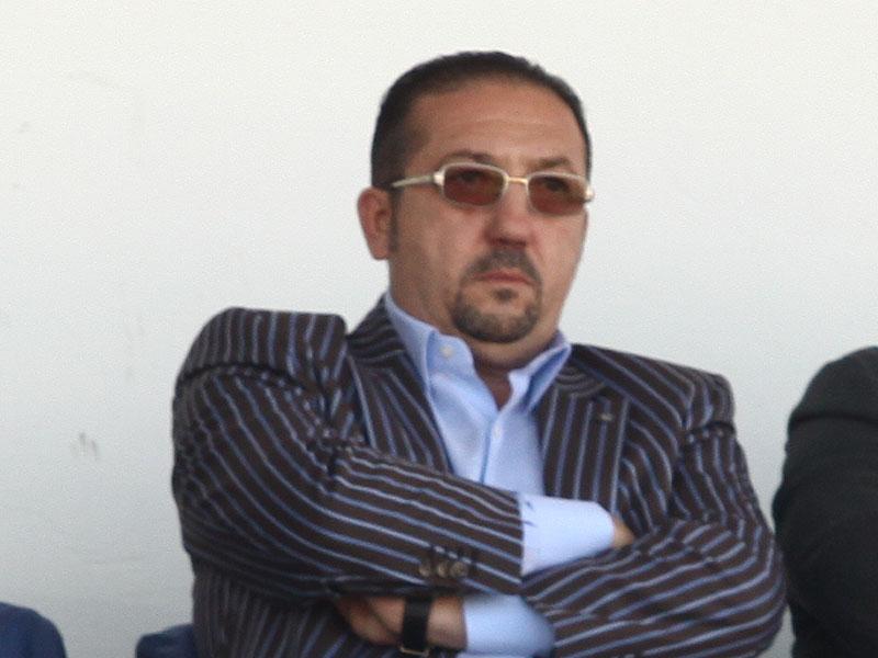 Intop îl ţine în şah pe Walter    