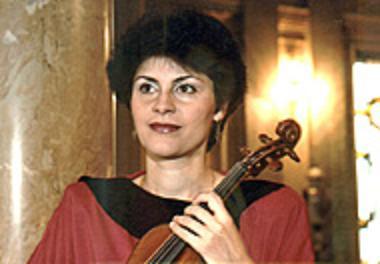 Violonista de renume internaţional Cristina Anghelescu, invitată la Toamna Muzicală Clujeană