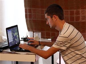 Tristeţe în căminele din Mărăşti: fără jocuri în reţea 
