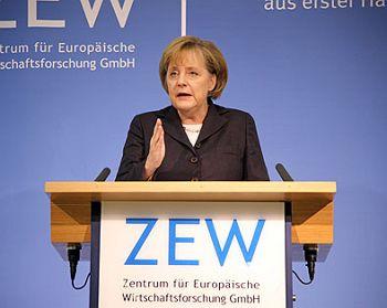 Bloggerii se pot acredita la vizita Angelei Merkel la Cluj