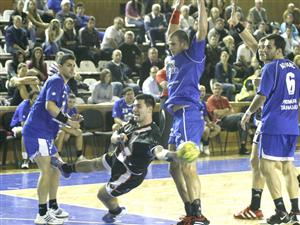Liga Naţională propune duelul Cluj – Braşov la handbal