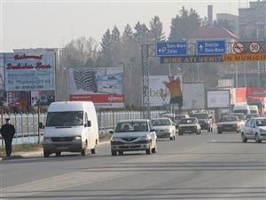 Primăria vinde panourile publicitare fără stăpâni