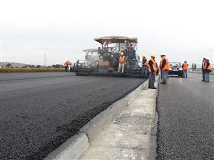 Bechtel îşi plăteşte datoriile doar sub ameninţarea insolvenţei