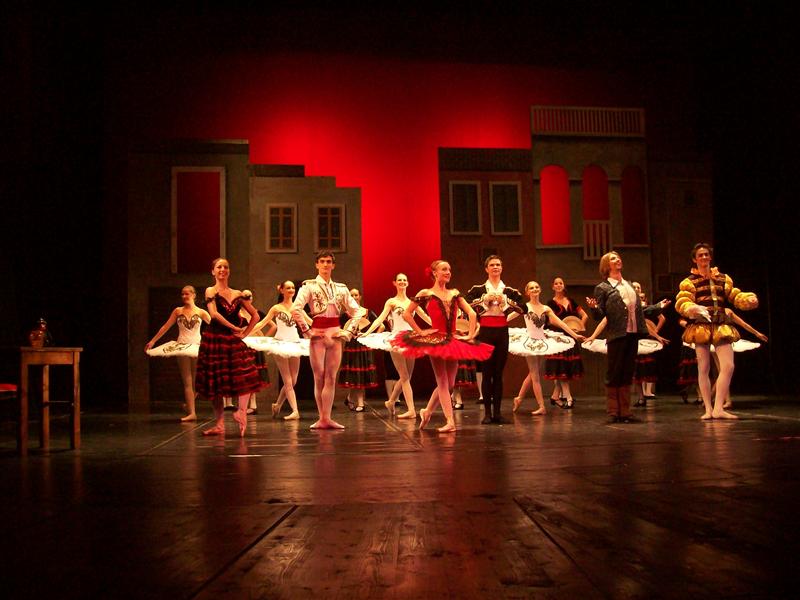 Acrobaţii şi ropote de aplauze la inaugurarea Teatrului de Balet din Cluj-Napoca FOTO