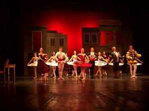 Acrobaţii şi ropote de aplauze la inaugurarea Teatrului de Balet din Cluj-Napoca FOTO