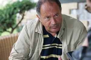 Alături de UDMR, opoziţia joacă pe mâna moartă