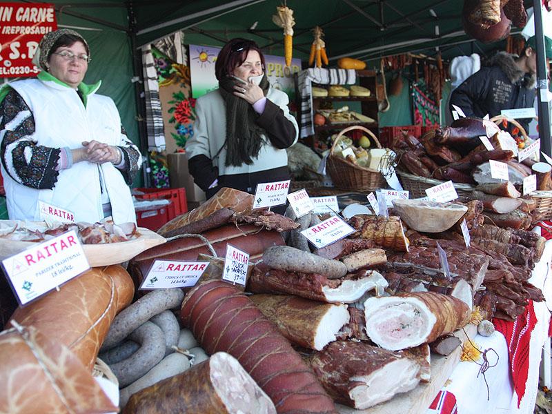 Specialităţile de Bucovina au atras clujenii la Iulius Mall