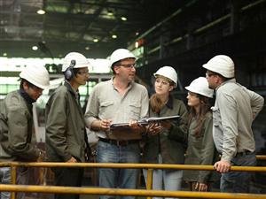 Studenţii au primit burse de 2.400 de euro de la Tenaris