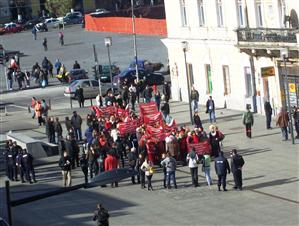 Femeile din PSD Cluj au ieşit în stradă FOTO VIDEO