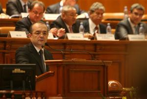 Boc: Anul viitor ieşim din criză. Soluţiile oferite de Opoziţie aruncă ţara în colaps
