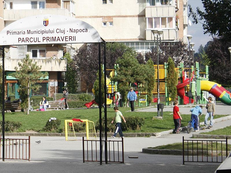 Ofertă de 200.000 de euro pentru întreţinerea locurilor de joacă   