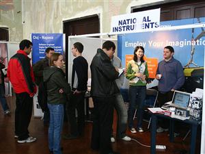 AJOFM vrea ofertele de muncă în sistem PFA şi pe drepturi de autor    
