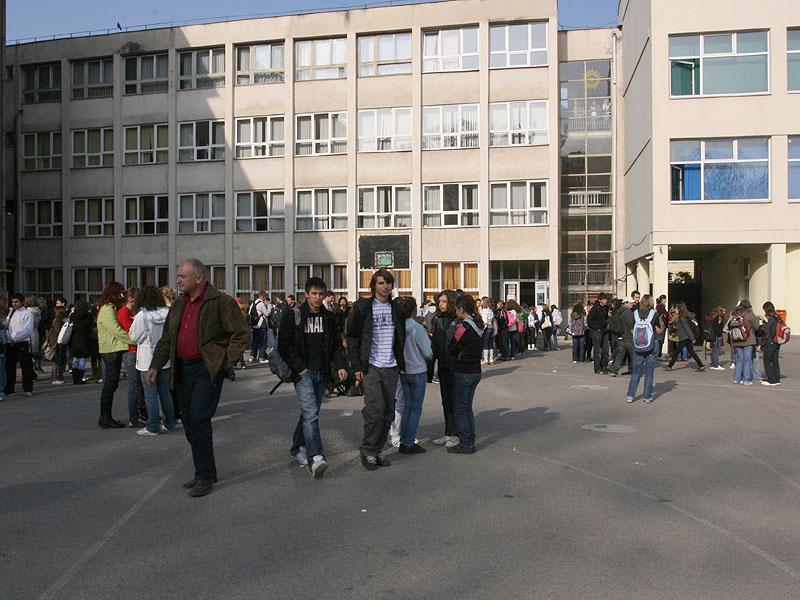 Schimb de terenuri pentru George Coşbuc
