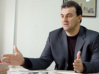  Apostu: Tişe n-a venit cu o soluţie de rezolvare a problemei reclamate, dacă ea există