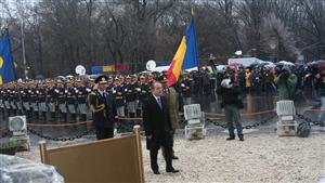 Boc a primit onorurile militare în Capitală, în locul lui Geoană