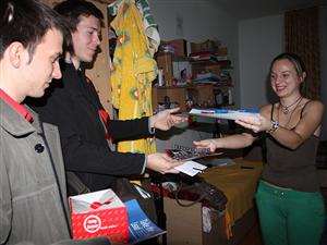 Studenţii din Hasdeu au primit prezervative    
