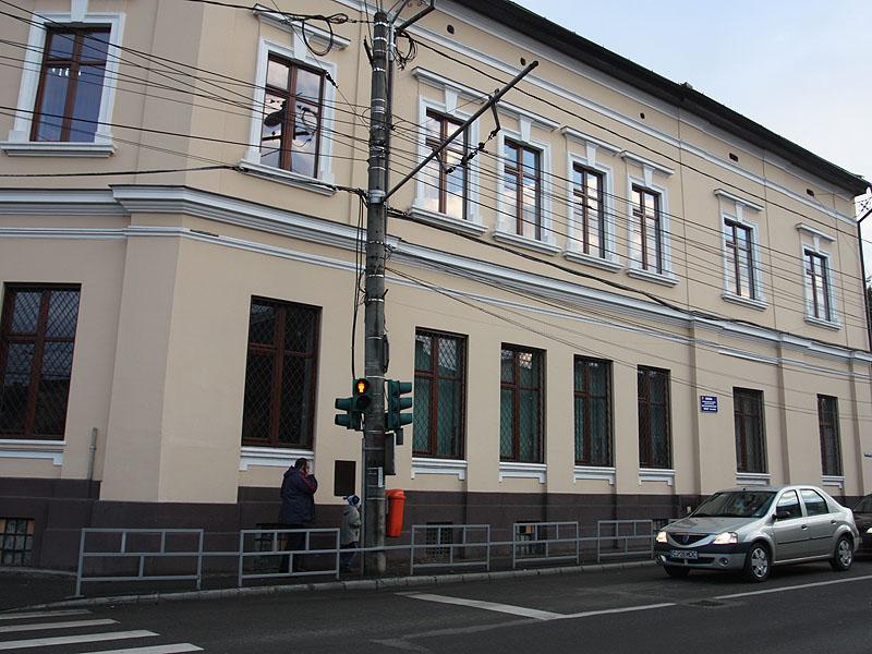 Bătaie pe liceul Unirea. Lăpuşan: “Inspectoratul se comportă ca inchiziţia”      