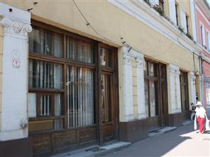 Primăria îi ademeneşte pe clujeni cu prăjituri cu mere şi “cheese cake”