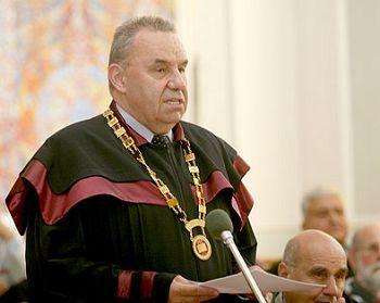 Rectorul UBB va primi titlul de „Doctor Honoris Causa” din partea Universităţii 1 Decembrie