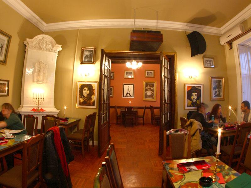 Unde ne distrăm: Janis Cafe