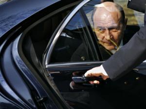 Băsescu vrea să dea afară încă aproape 400.000 de bugetari