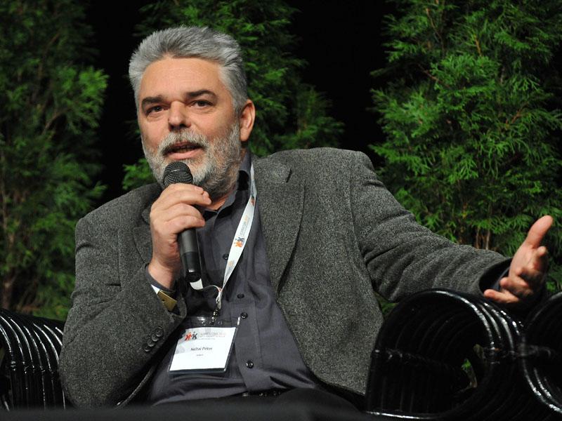 Legea care pune botniţă presei ungare, promovată de un clujean   