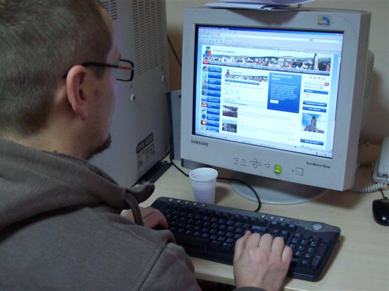 Lista bloggerilor clujeni, afişată în Primăria Cluj. 