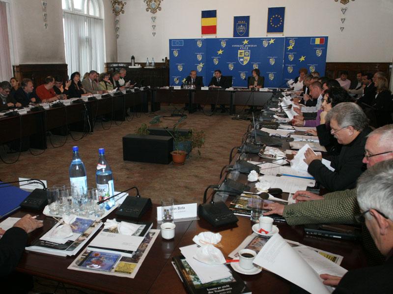 Decizii de restructurare a instituţiilor din subordinea CJ