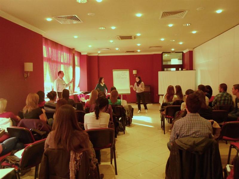 Peste 40 de studenţi, practicanţi în firme clujene, în proiectul 