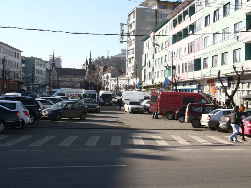 Parcare cu barieră şi în Piaţa Mihai Viteazul