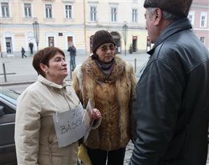 Şefii Poliţiei clujene i-au cerut scuze lui Alice Rotta, care şi-a reluat protestul