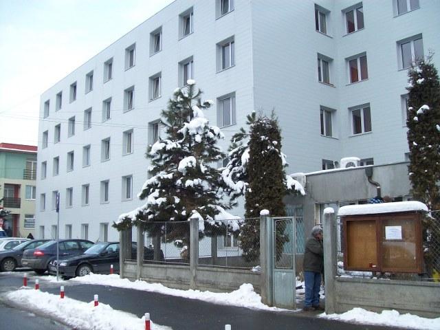 Două imobile modernizate din cadrul Poliţiei clujene vor fi inaugurate mâine GALERIE FOTO