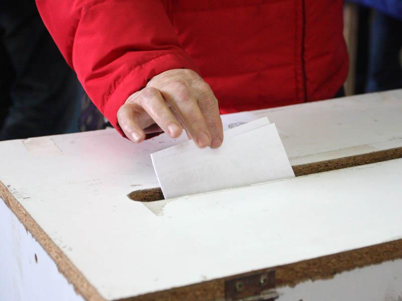 Cum vrea să “scape” UDMR: prag electoral de 3%