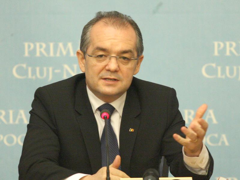 Ultimul scenariu al lui Băsescu: Boc, preşedinte onorific al PDL