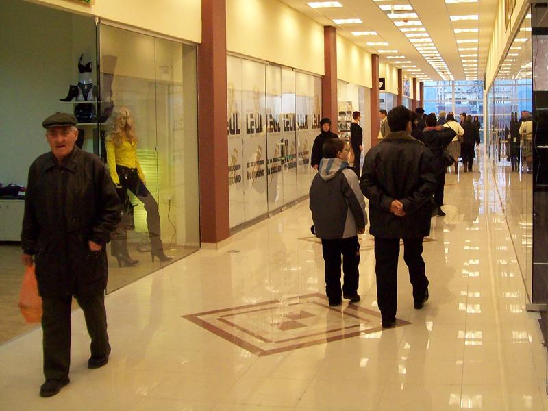 Noile magazine ale Clujului se pregătesc de inaugurare