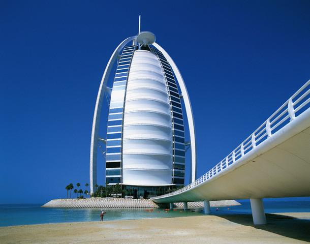 Se caută români pentru hotelul de şapte stele din Dubai