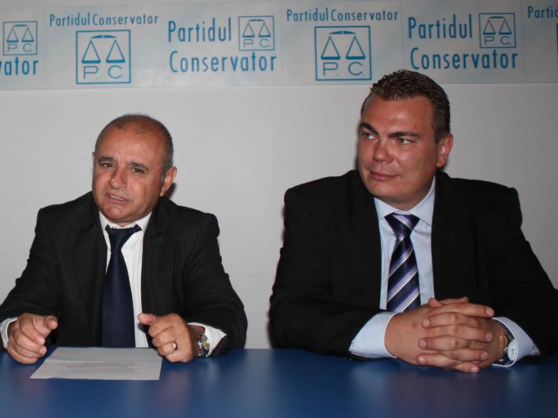 Război între liderii locali ai PC