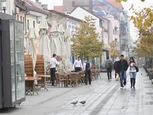 Restanţe de peste 750.000 de lei pentru terasele şi chioşcurile din centru
