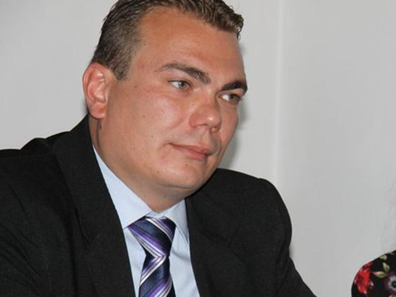 Conservatorii clujeni se iau de Dâncu şi de-ai lor