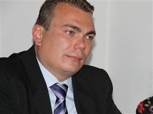 Conservatorii clujeni se iau de Dâncu şi de-ai lor