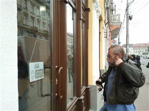Înghesuială la restaurantul Primăriei: 150 de persoane în două ore de la deschidere