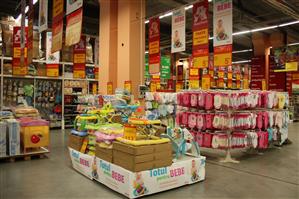 500 de produse pentru bebeluşi într-o expoziţie la Auchan