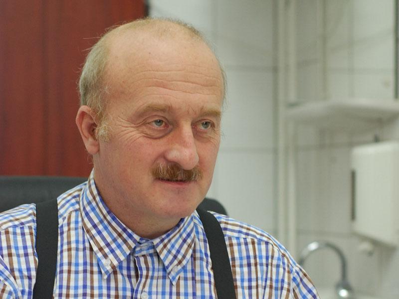 După director, şi contabilul-şef al Institutului de Medicină Legală din Cluj e pe făraş
