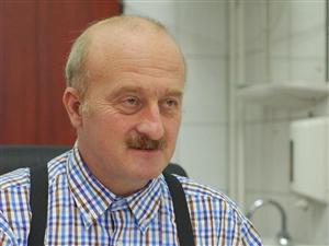 După director, şi contabilul-şef al Institutului de Medicină Legală din Cluj e pe făraş