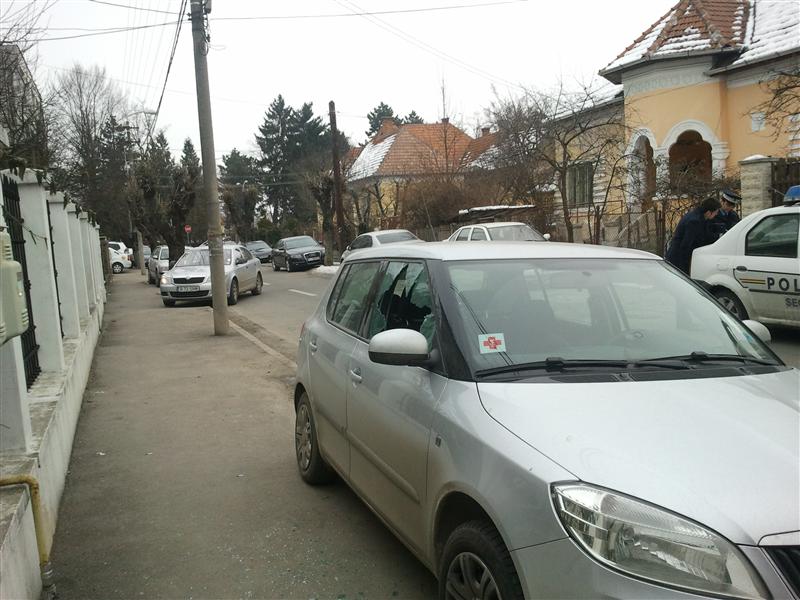 I-au spart maşina cât a băut o cafea FOTO