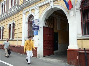 Direcţia Finanţelor deschide 29 de ghişee simultan pentru a prelua declaraţiile unice