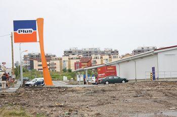 6.000 de lei, furaţi din parcarea magazinului Plus; conducerea declină orice răspundere