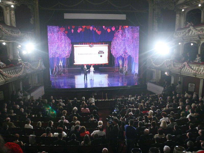 Chapeau bas, le Bal de l’Opera!